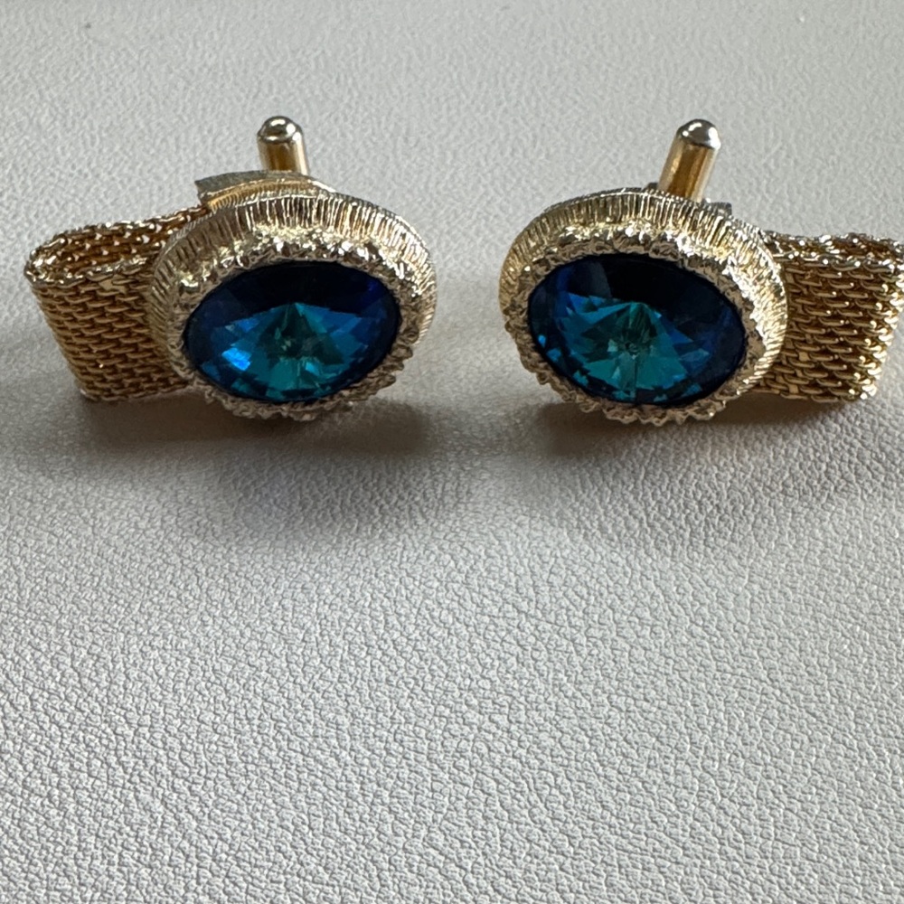 Swank Cuff Set